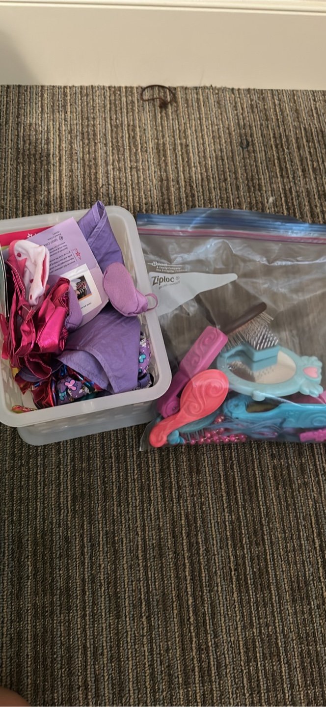 Doll Playset Bundle: Bunk Bed, Jeep, Salon, Accessories - photo 4
