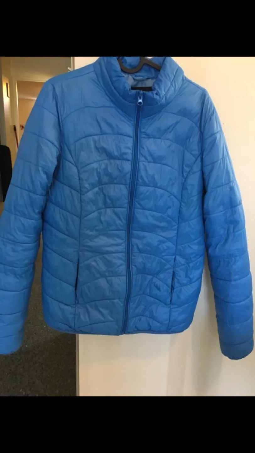 George Women's Size M/M Blue Puffer Jacket thumbnail
