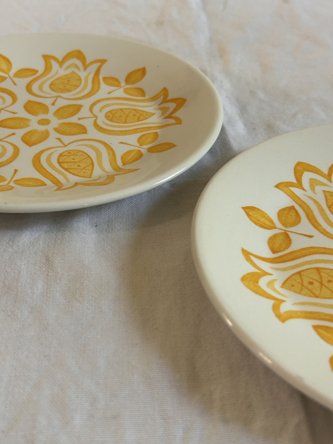 Vintage J&G Meakin Tulip Time Ironstone Plates - Set of Two - photo 5