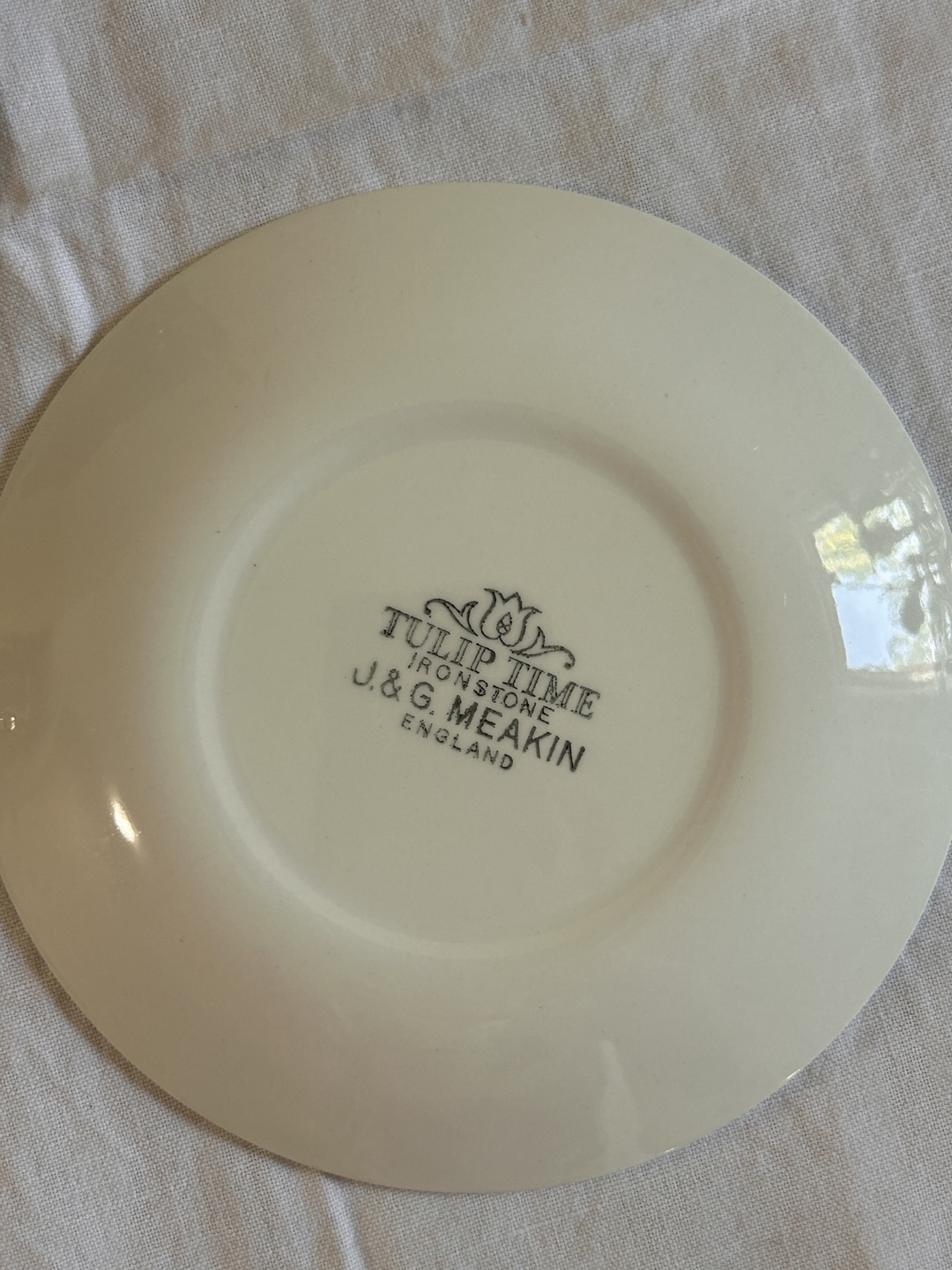 Vintage J&G Meakin Tulip Time Ironstone Plates - Set of Two - photo 3