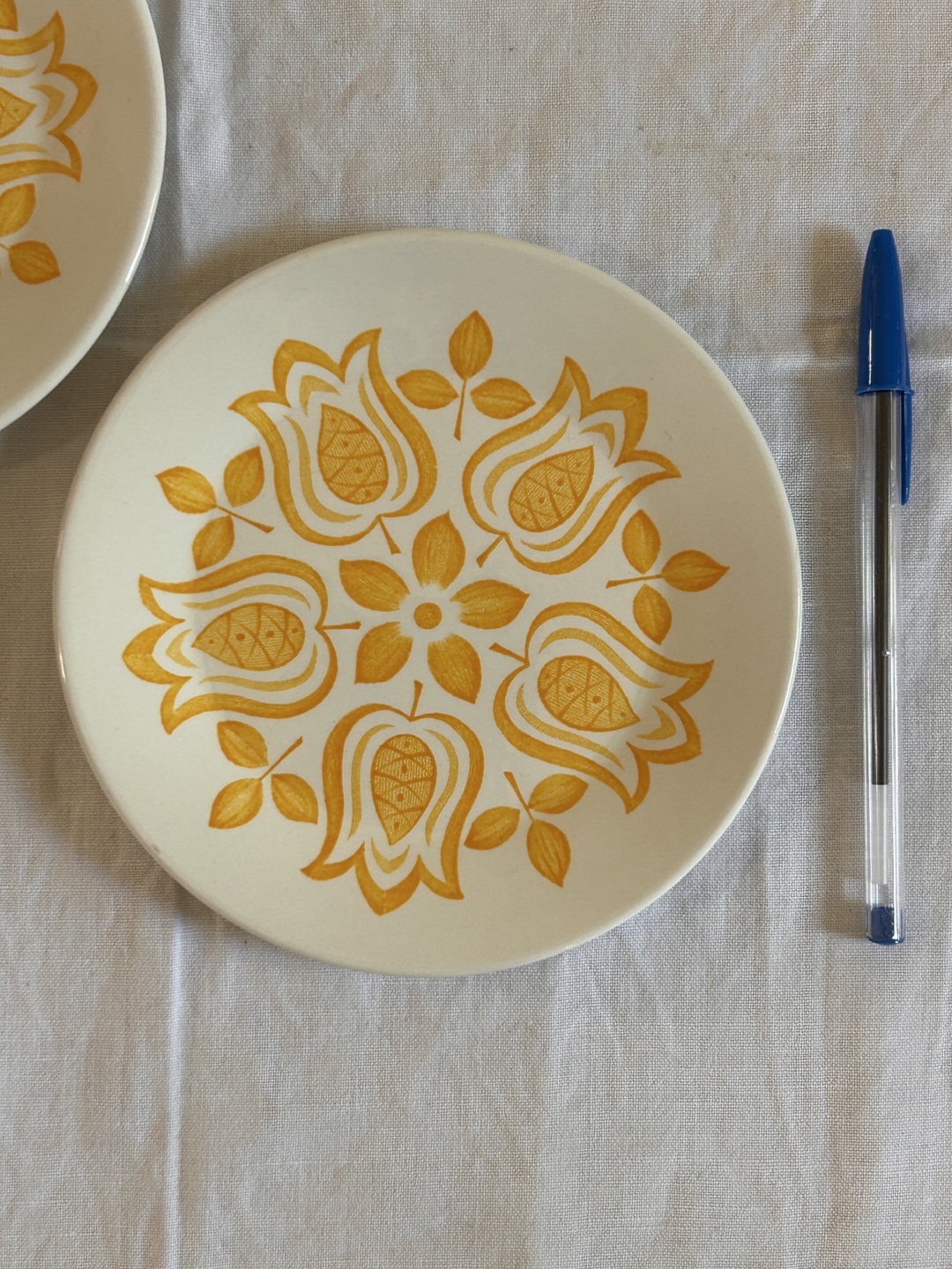 Vintage J&G Meakin Tulip Time Ironstone Plates - Set of Two - photo 4