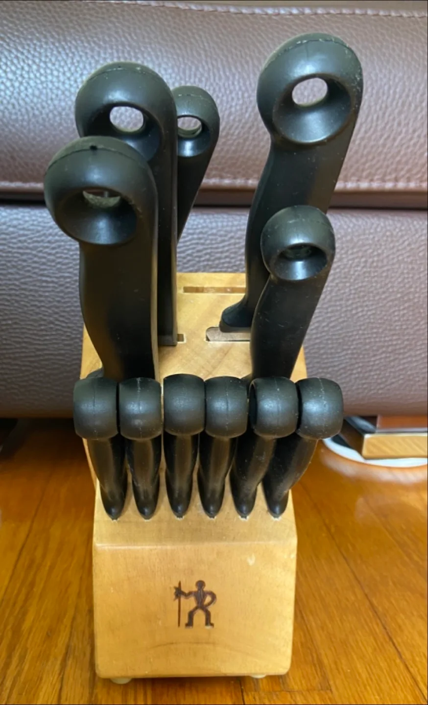 🏒 Henckels 10-Piece Knife Set with Wooden Block thumbnail