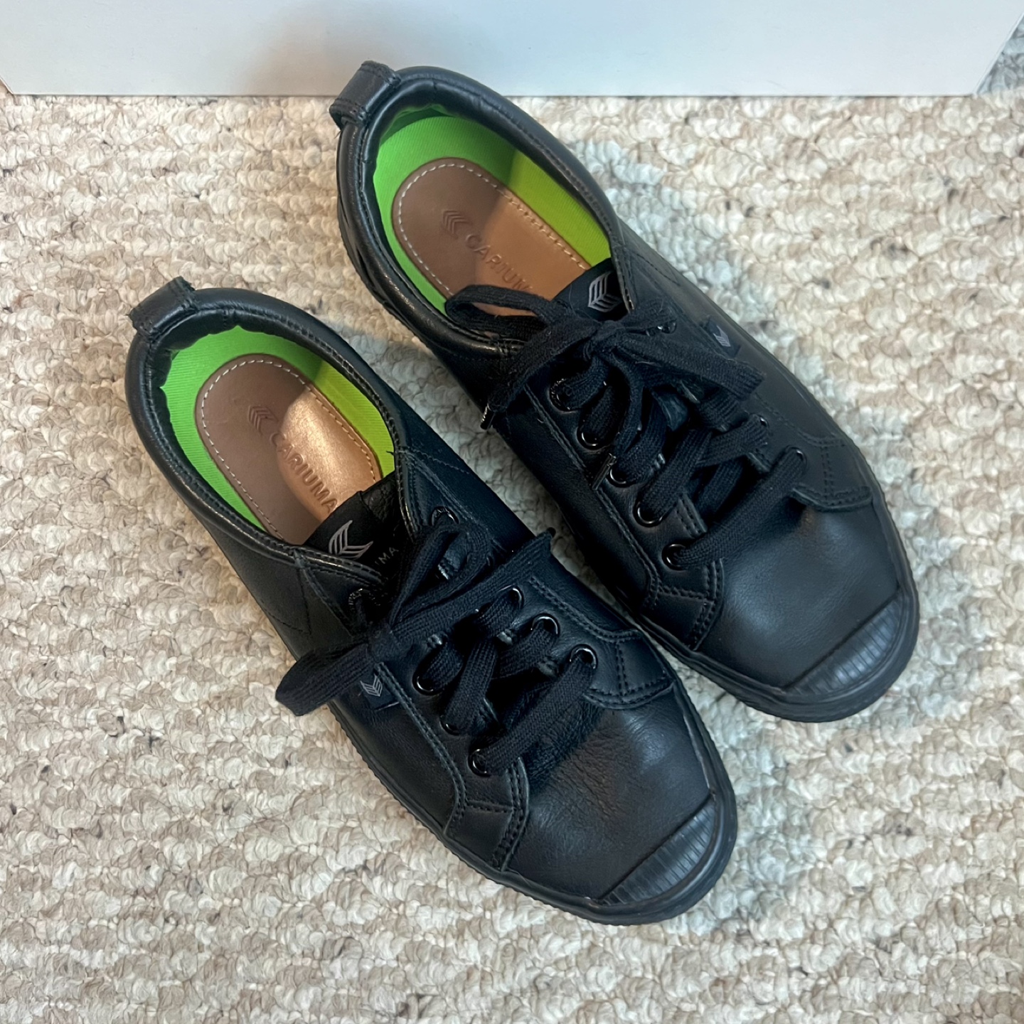 Cariuma OCA Low All Black Leather Sneakers - photo 2