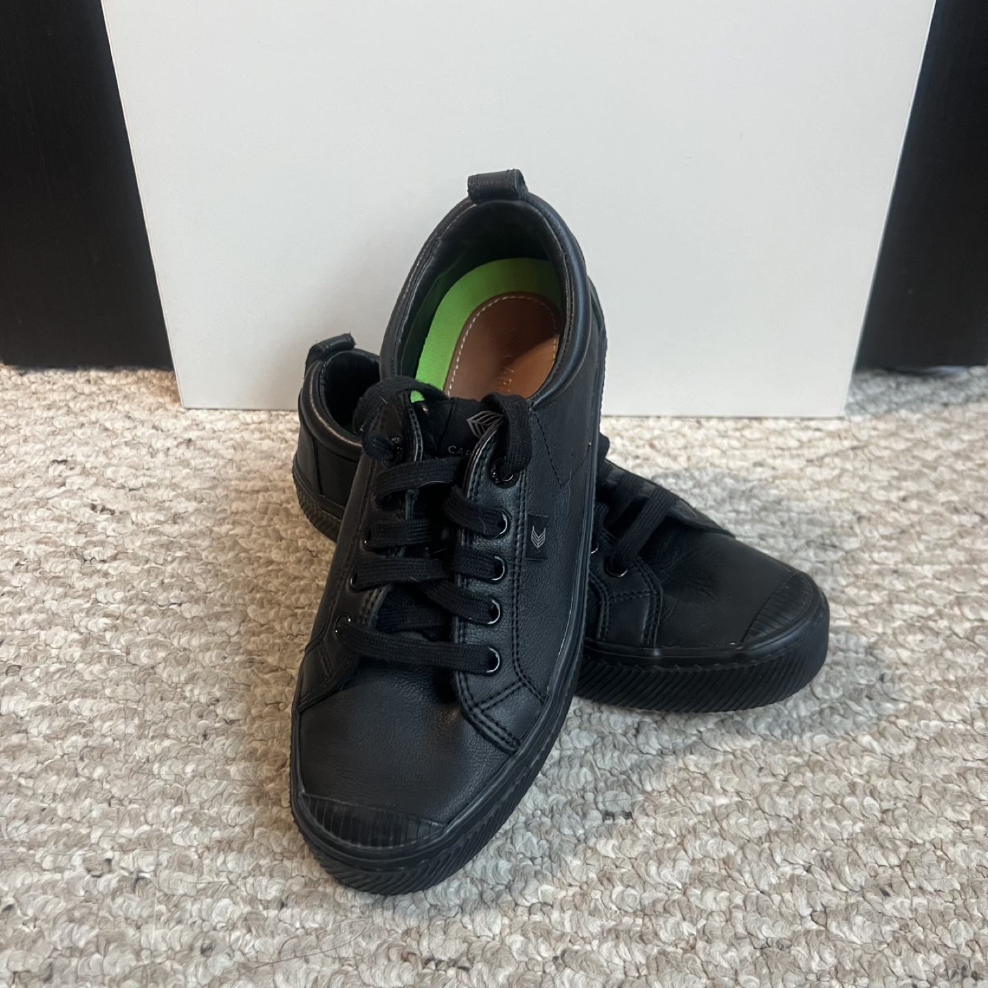 Cariuma OCA Low All Black Leather Sneakers - photo 4