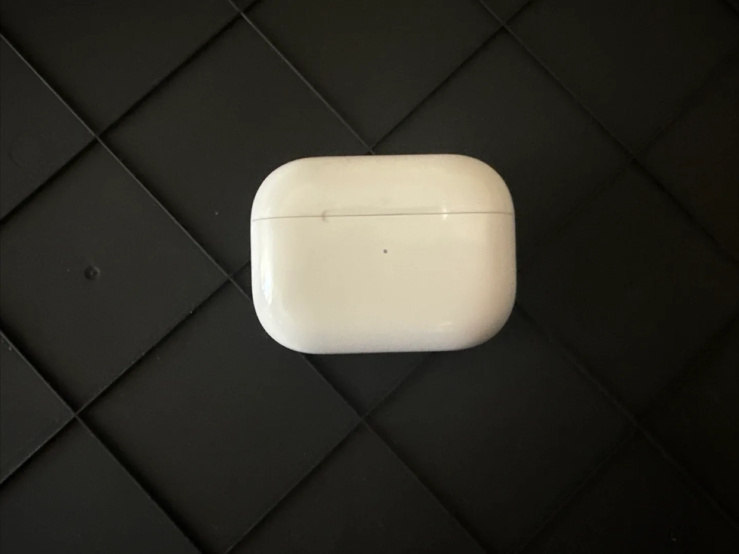 Apple AirPods Pro (2nd Generation) Charging Case thumbnail