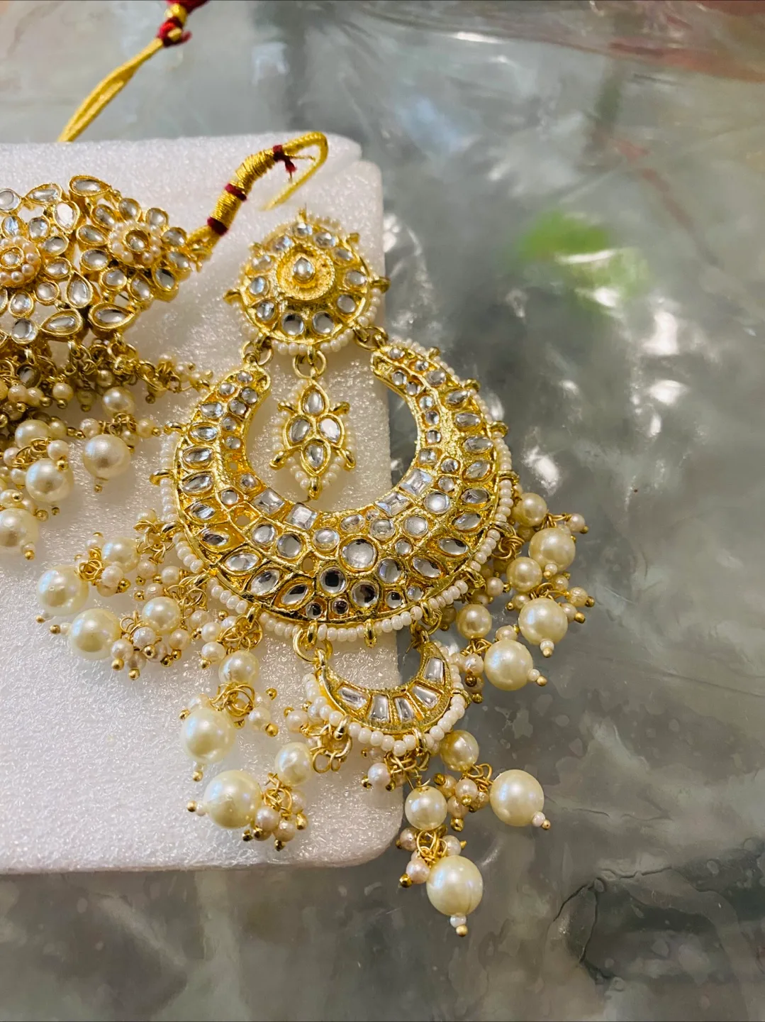 Gorgeous Gold Kundan Bridal Necklace Set with Earrings image indicator(5)