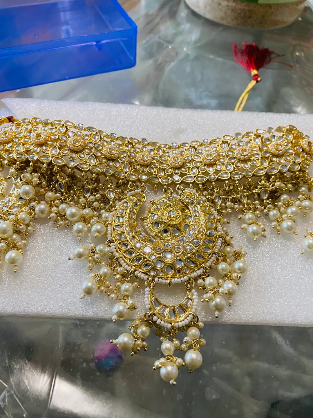 Gorgeous Gold Kundan Bridal Necklace Set with Earrings image indicator(4)