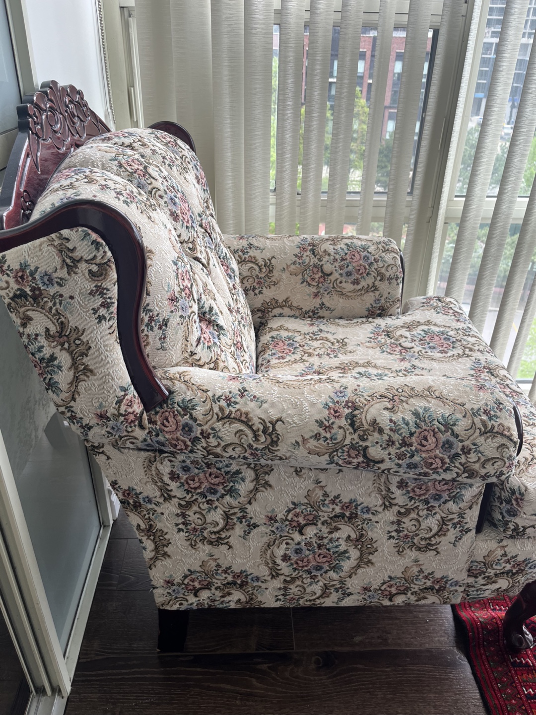 2 Vintage Floral Armchairs - photo 2