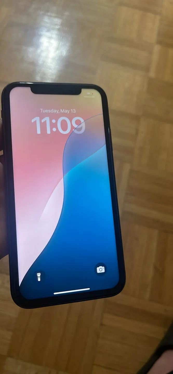 iPhone 11 - black 64gb