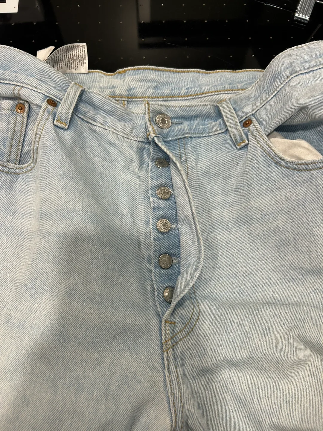 Levi's 501 Light Wash Jeans - Women's Size W34 L30 image indicator(4)