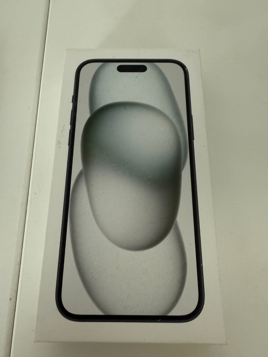 iPhone 15 Plus - Midnight + Leather Case - photo 3