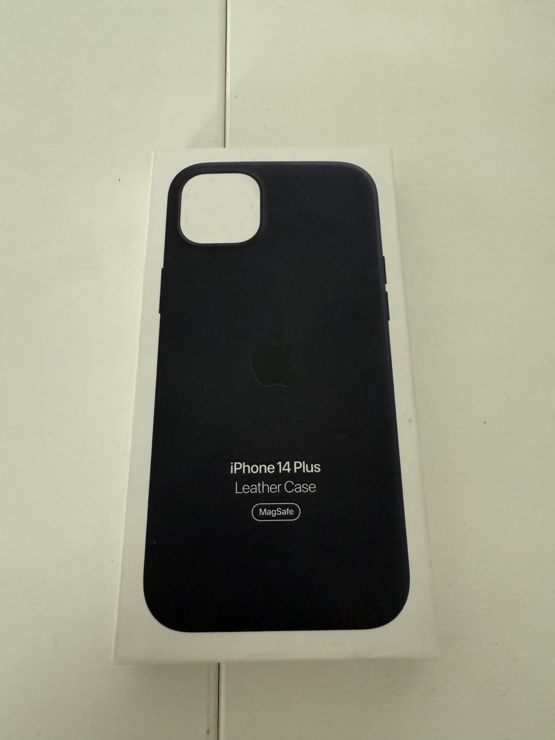 iPhone 15 Plus - Midnight + Leather Case - photo 4