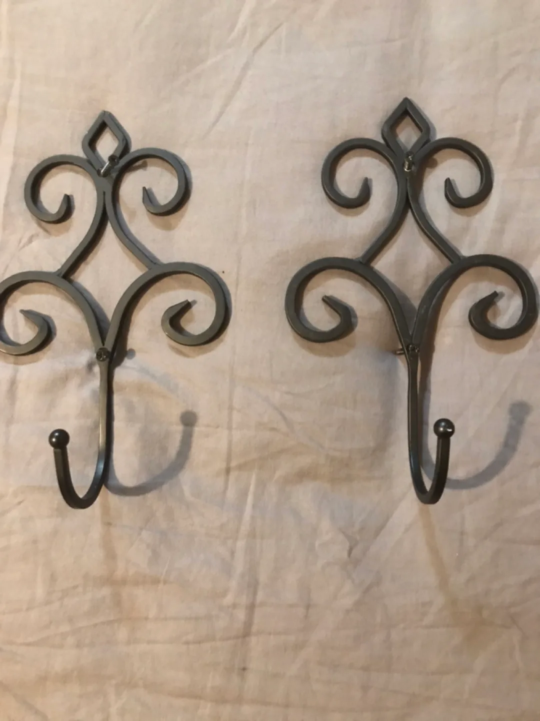 🏒Pair of Ornate Black Metal Hooks thumbnail