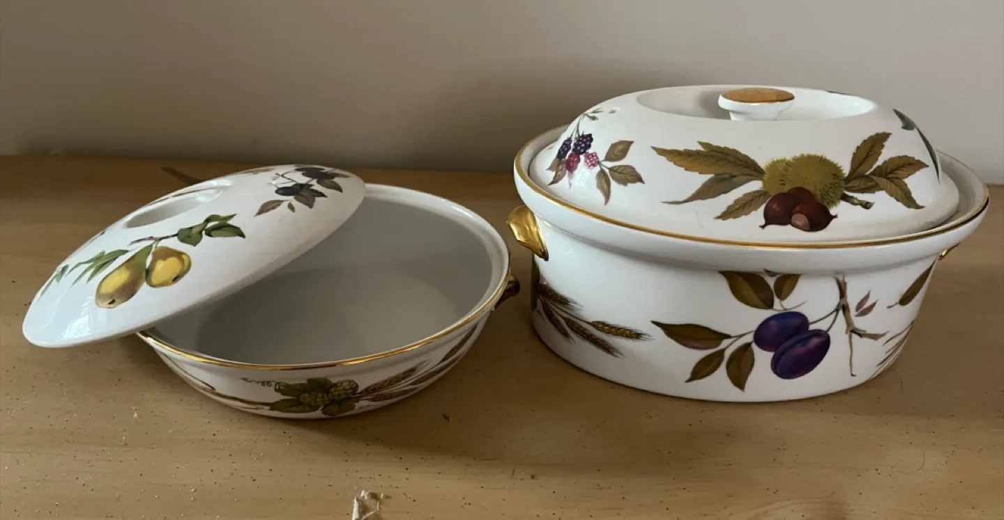 Royal Worcester Evesham Gold Fruit Pattern Oven-to-Table Dishes image indicator(3)
