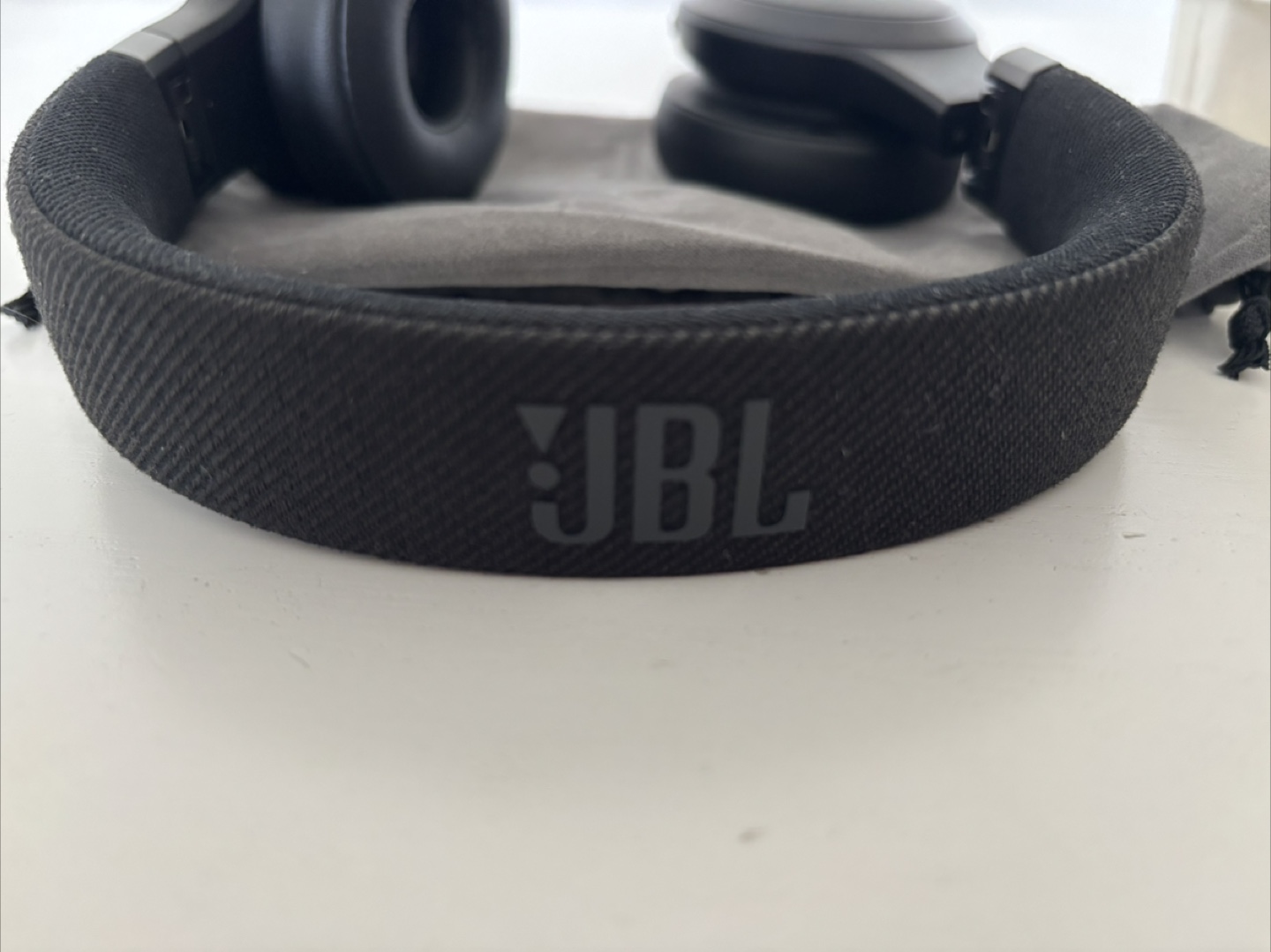 JBL Live 675NC Noise Cancelling Wireless Headphones - Black - photo 3