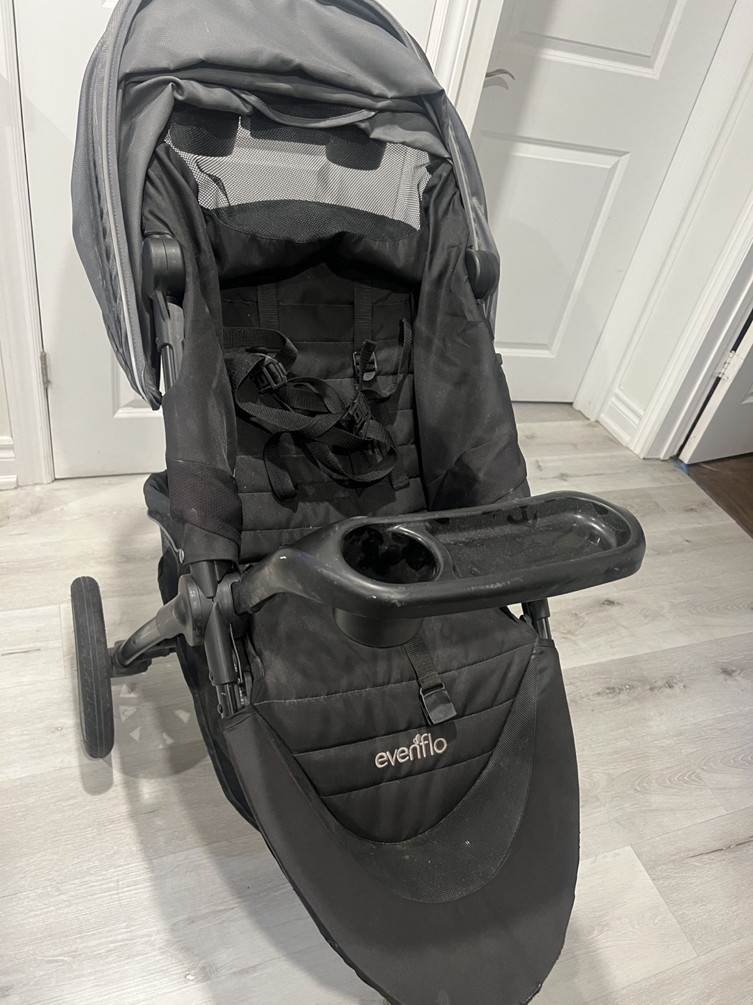Evenflo Pivot X stroller