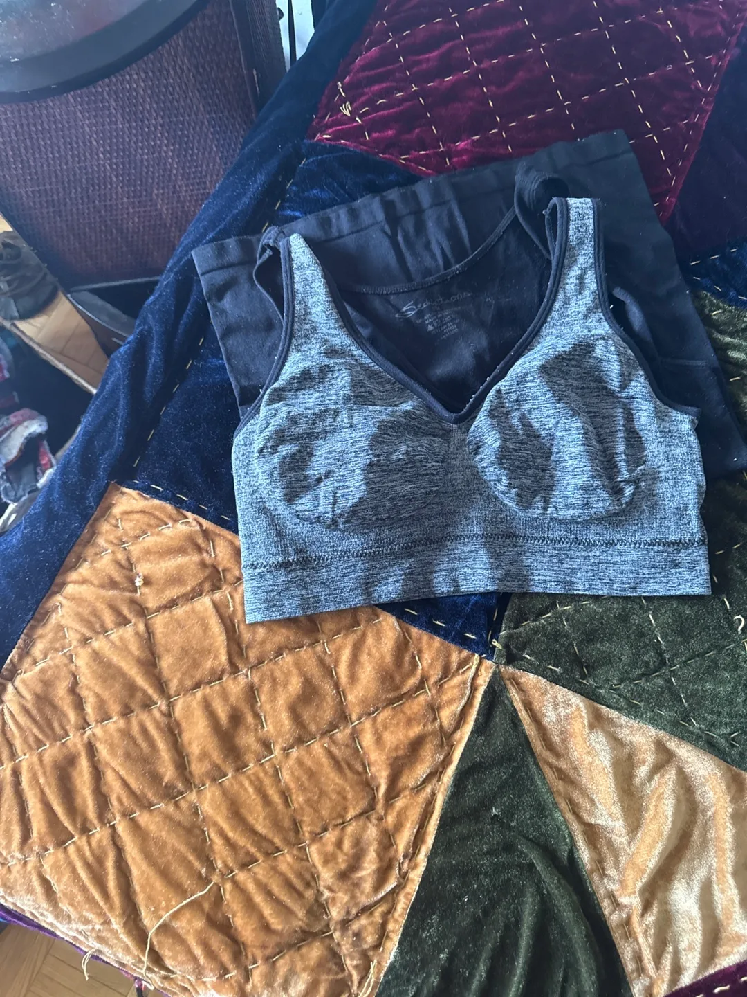 Women's Clothing Bundle -  Sweaters, Tops & Sleepwear image indicator(6)