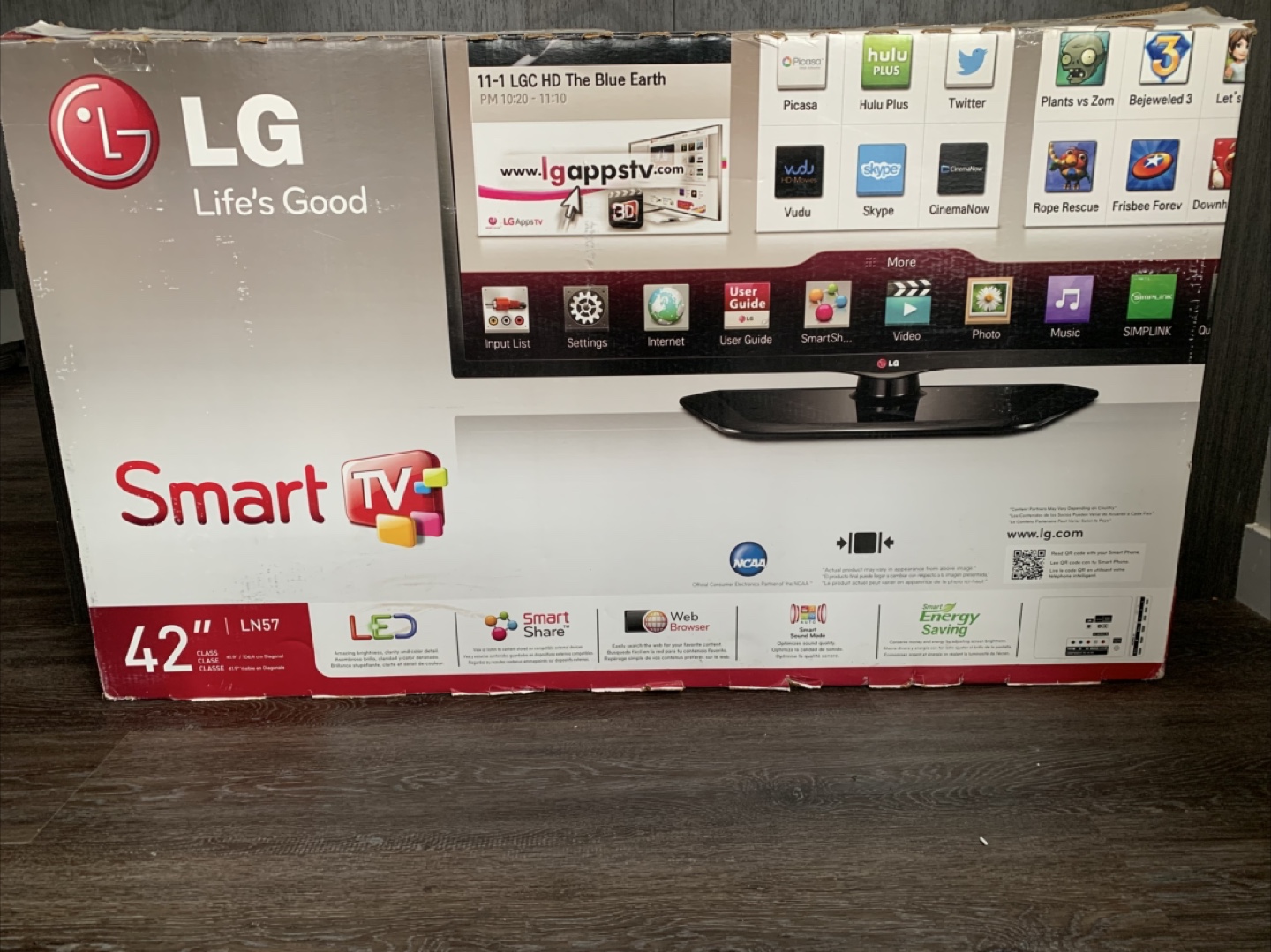 LG 42" LN5700 Smart LED TV - used in box
