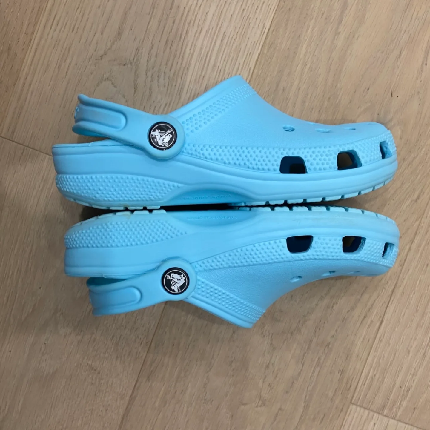 Size J2 kids Crocs image indicator(4)
