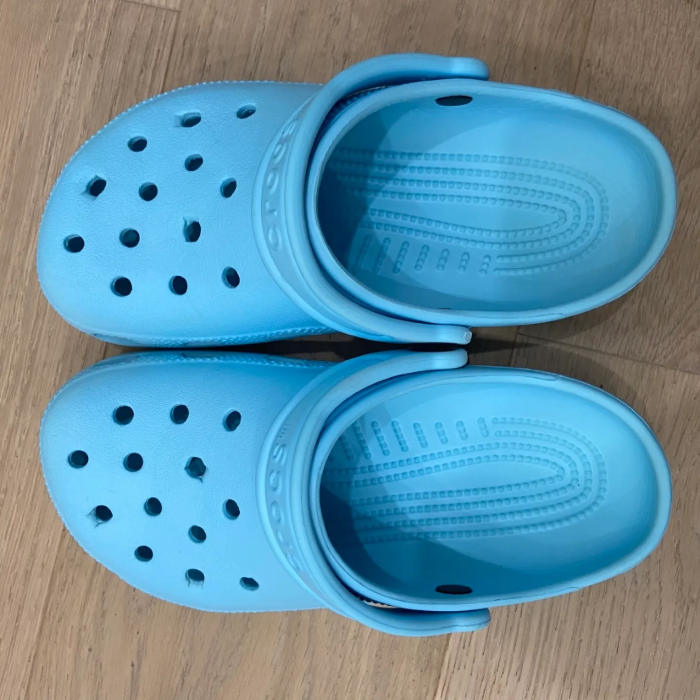 Size J2 kids Crocs image indicator(3)
