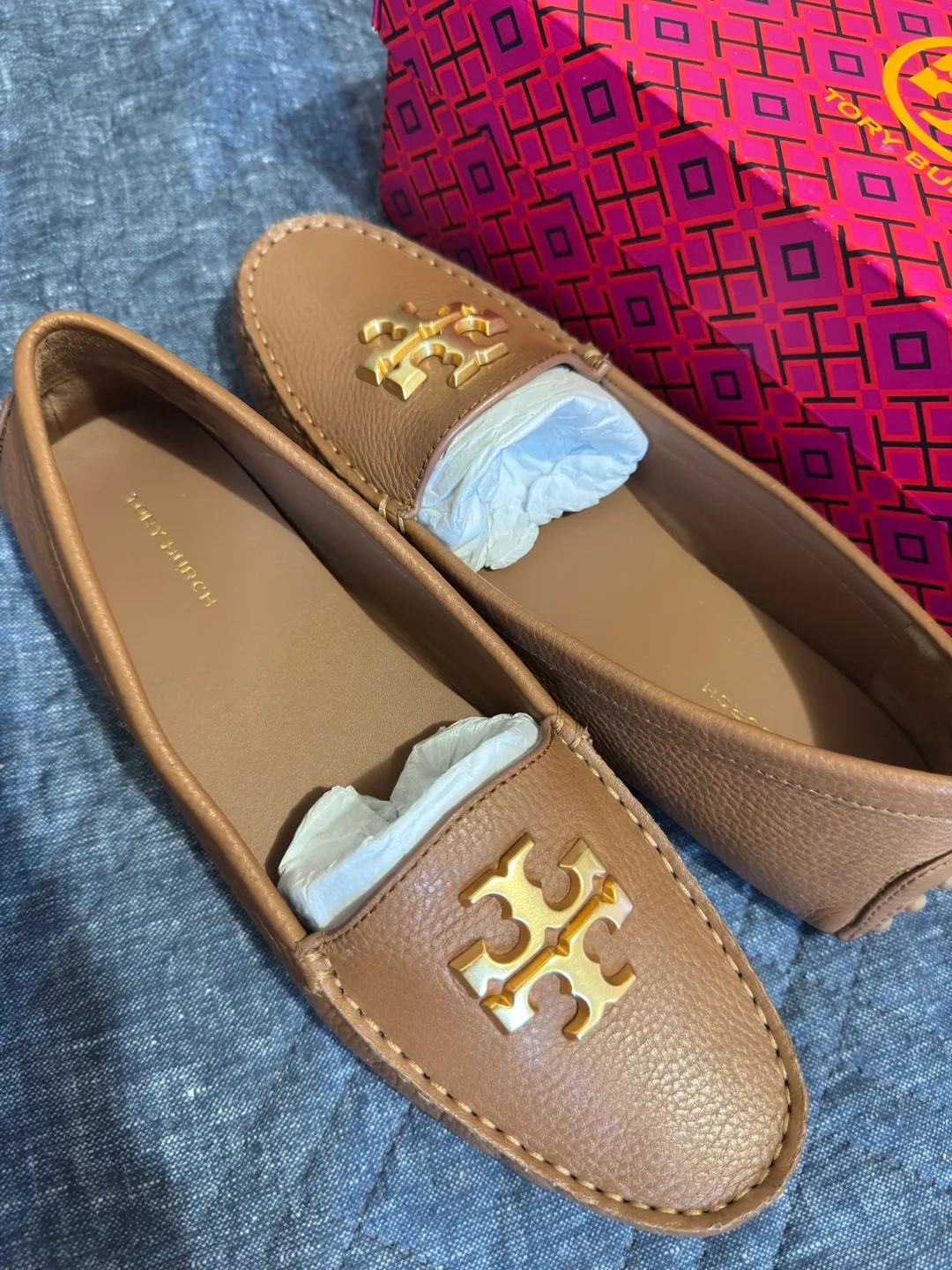Tory Burch Women's Brown Leather Loafers image indicator(2)