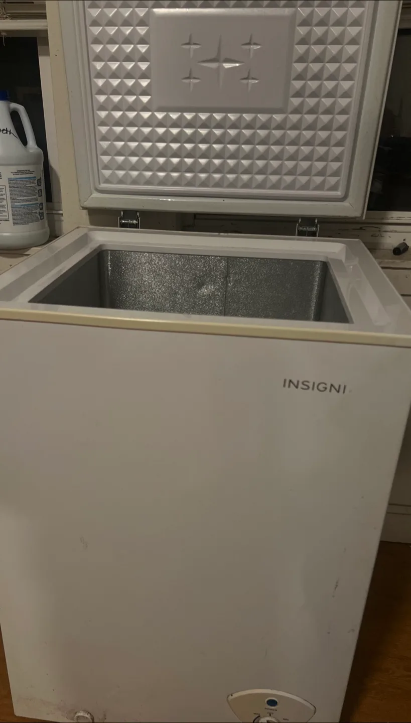 Insignia 3.5 Cu. Ft. Garage-Ready Chest Freezer - White thumbnail