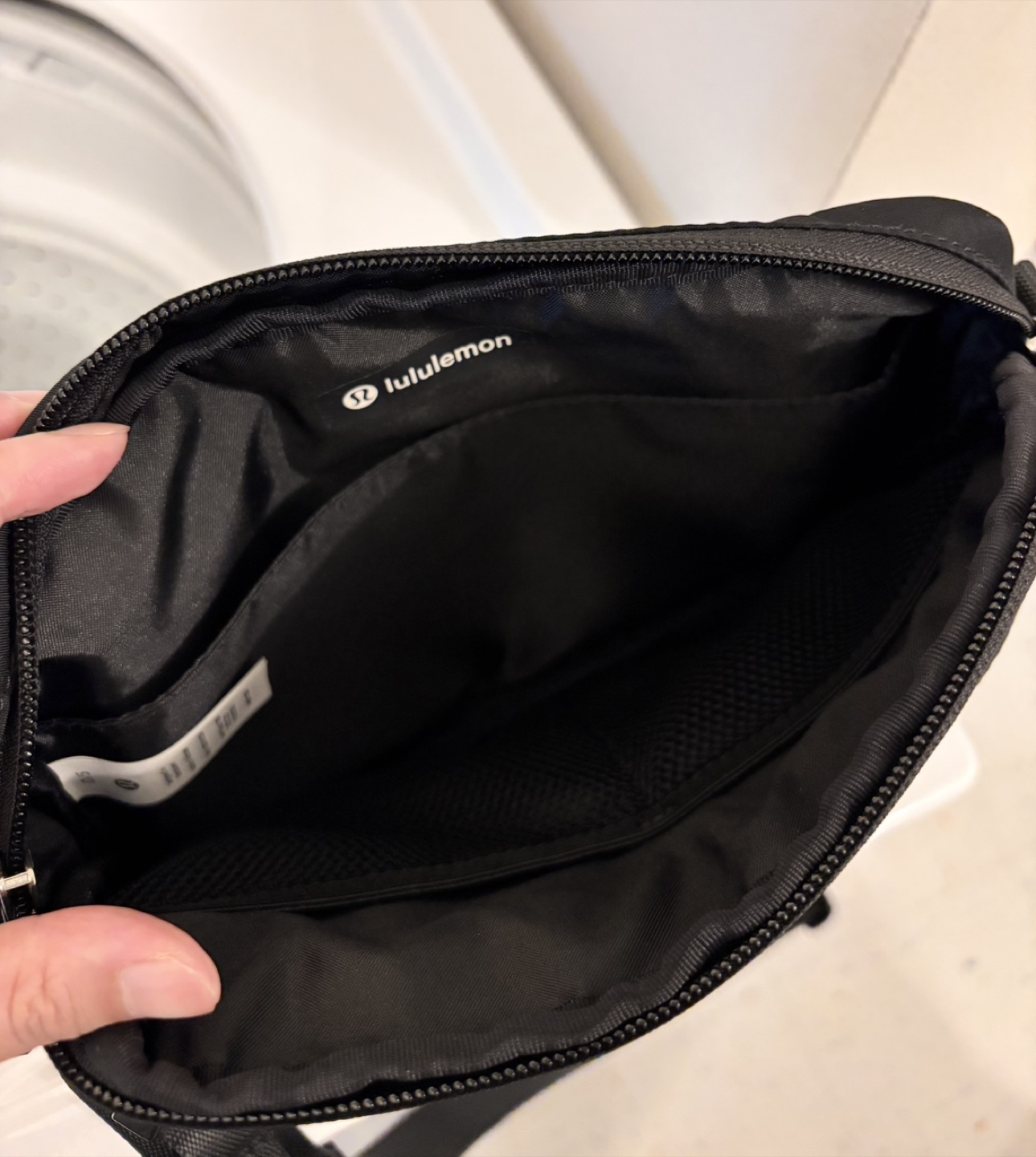 Lululemon Black Crossbody Bag - photo 2