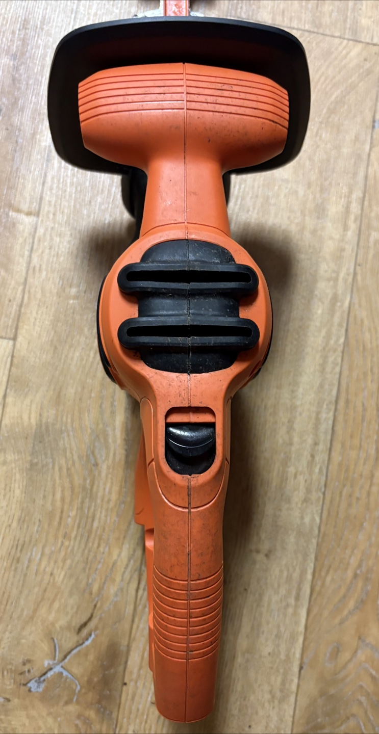 🏒 Black+Decker Hedge Trimmer - photo 4
