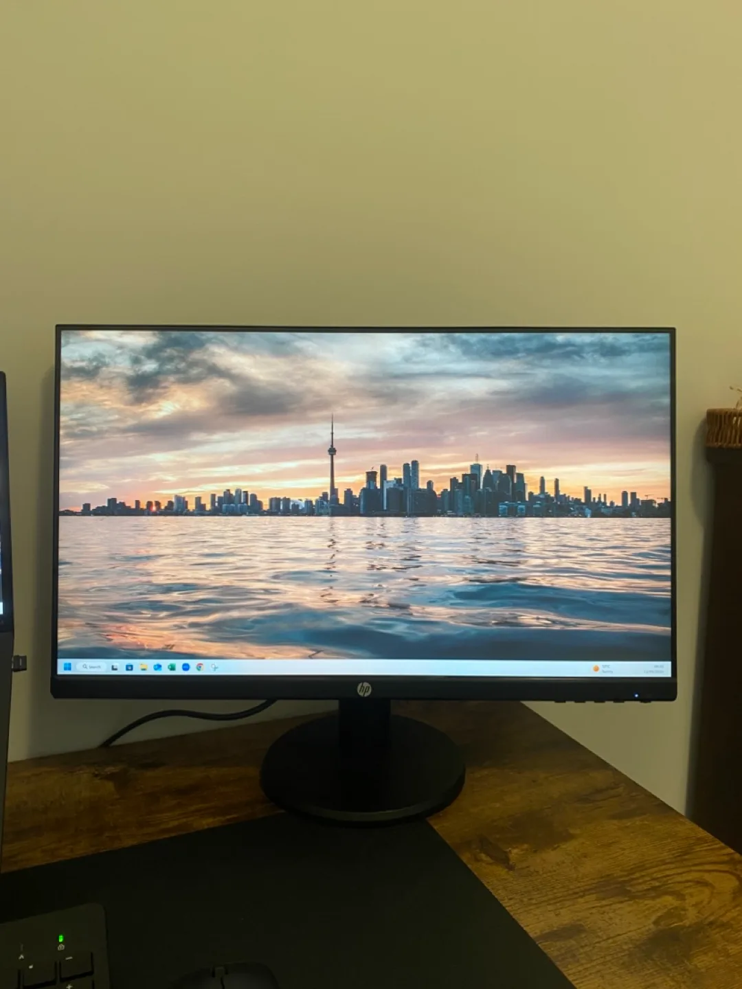 HP 24” Computer Monitor - Brand New! MORE THAN HALF PRICE thumbnail