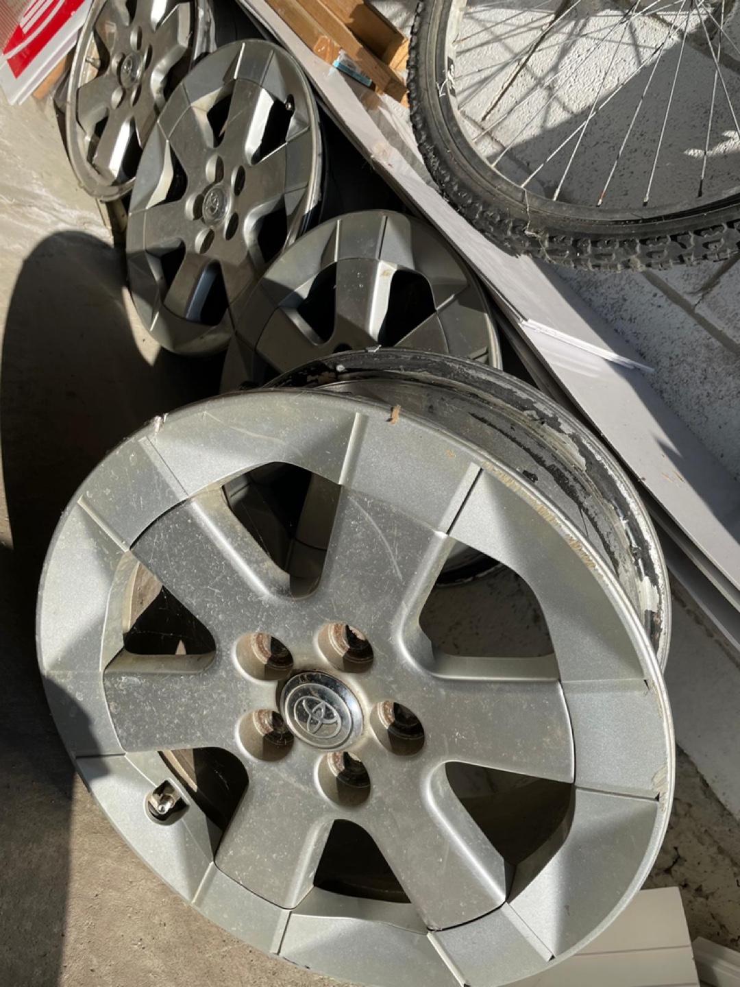 Set of Used Toyota corolla Alloy Wheels