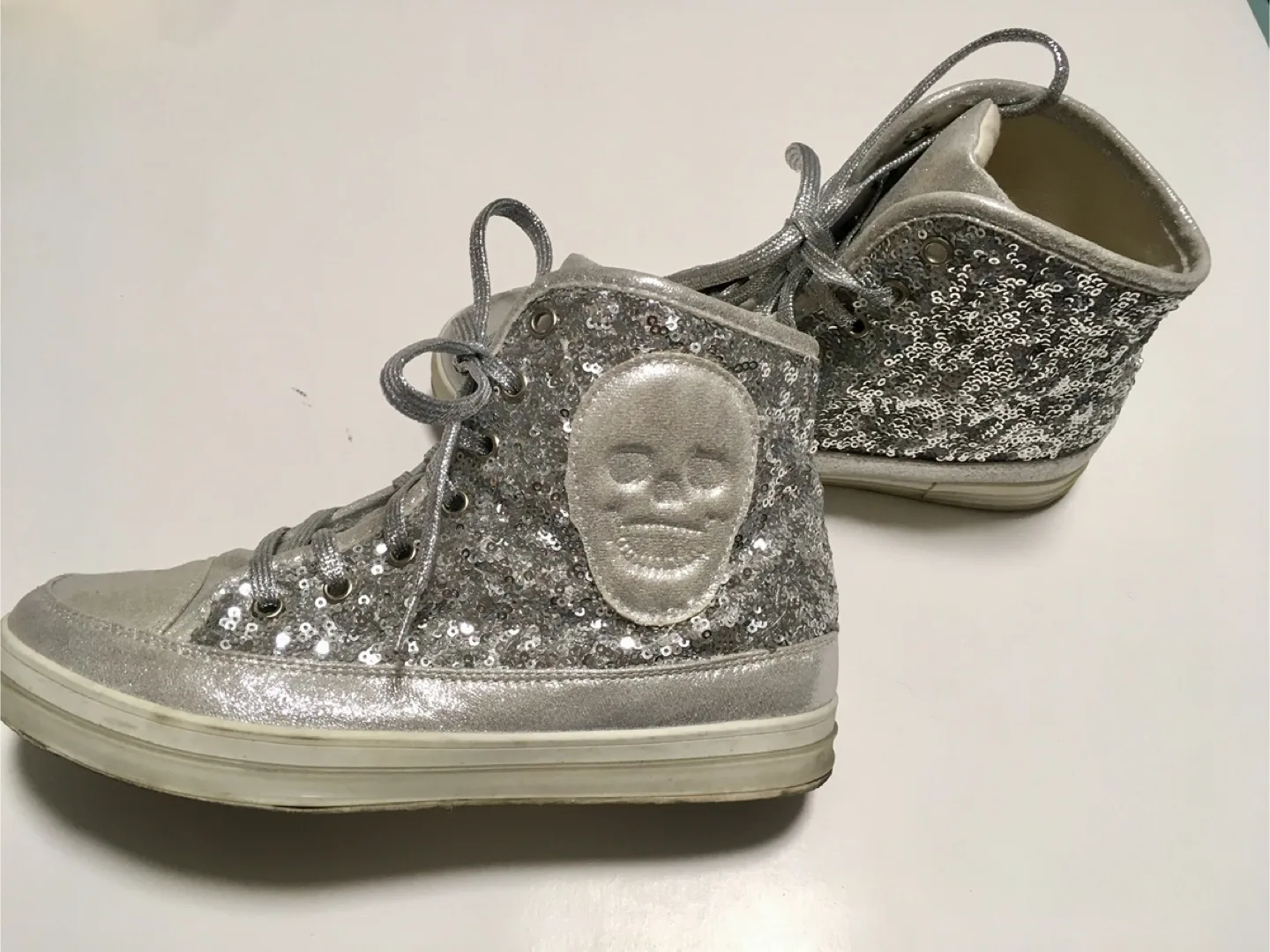 🏒 Sparkling Sequin silver Glitter skull Converse Look size 8 image indicator(3)