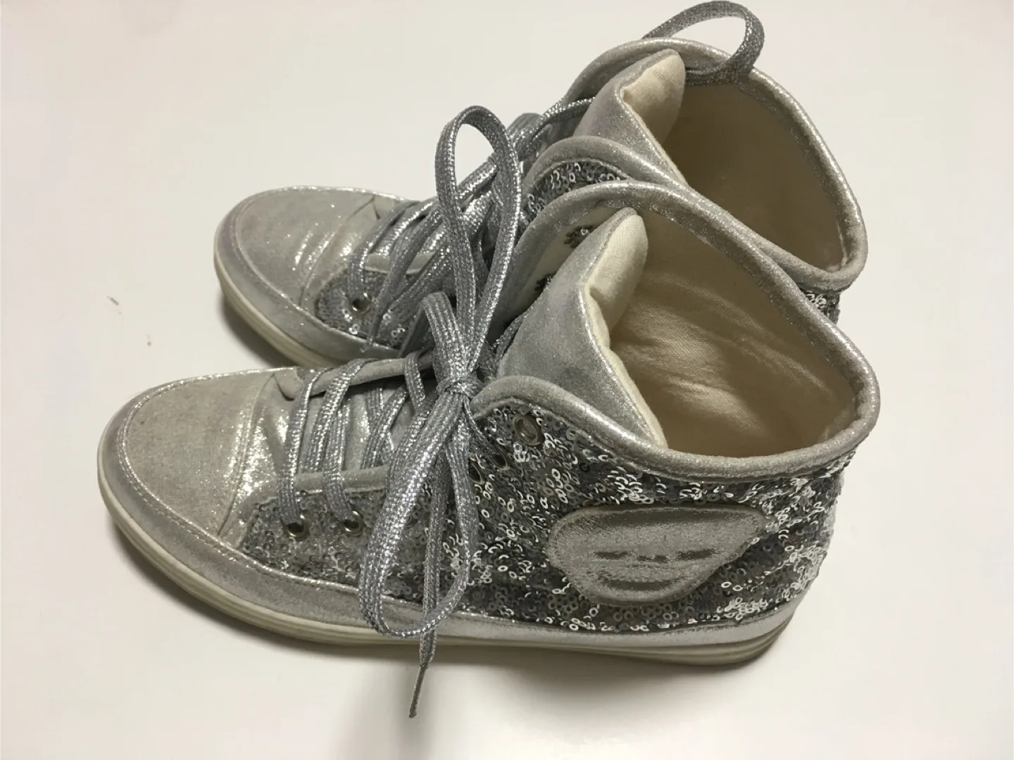 🏒 Sparkling Sequin silver Glitter skull Converse Look size 8 image indicator(2)