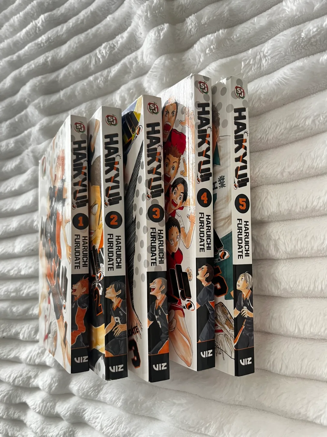 Haikyuu!! Manga Volumes 1-5 + Sugawara Plush image indicator(2)