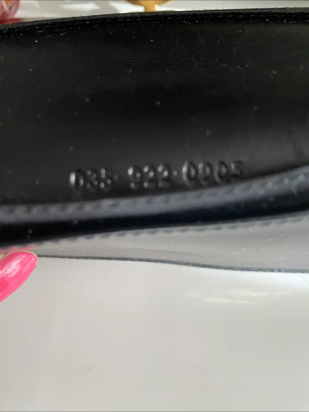 Excellent condition Gucci Vintage wallet image indicator(3)