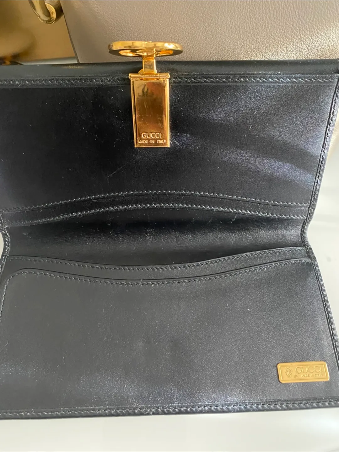 Excellent condition Gucci Vintage wallet image indicator(6)