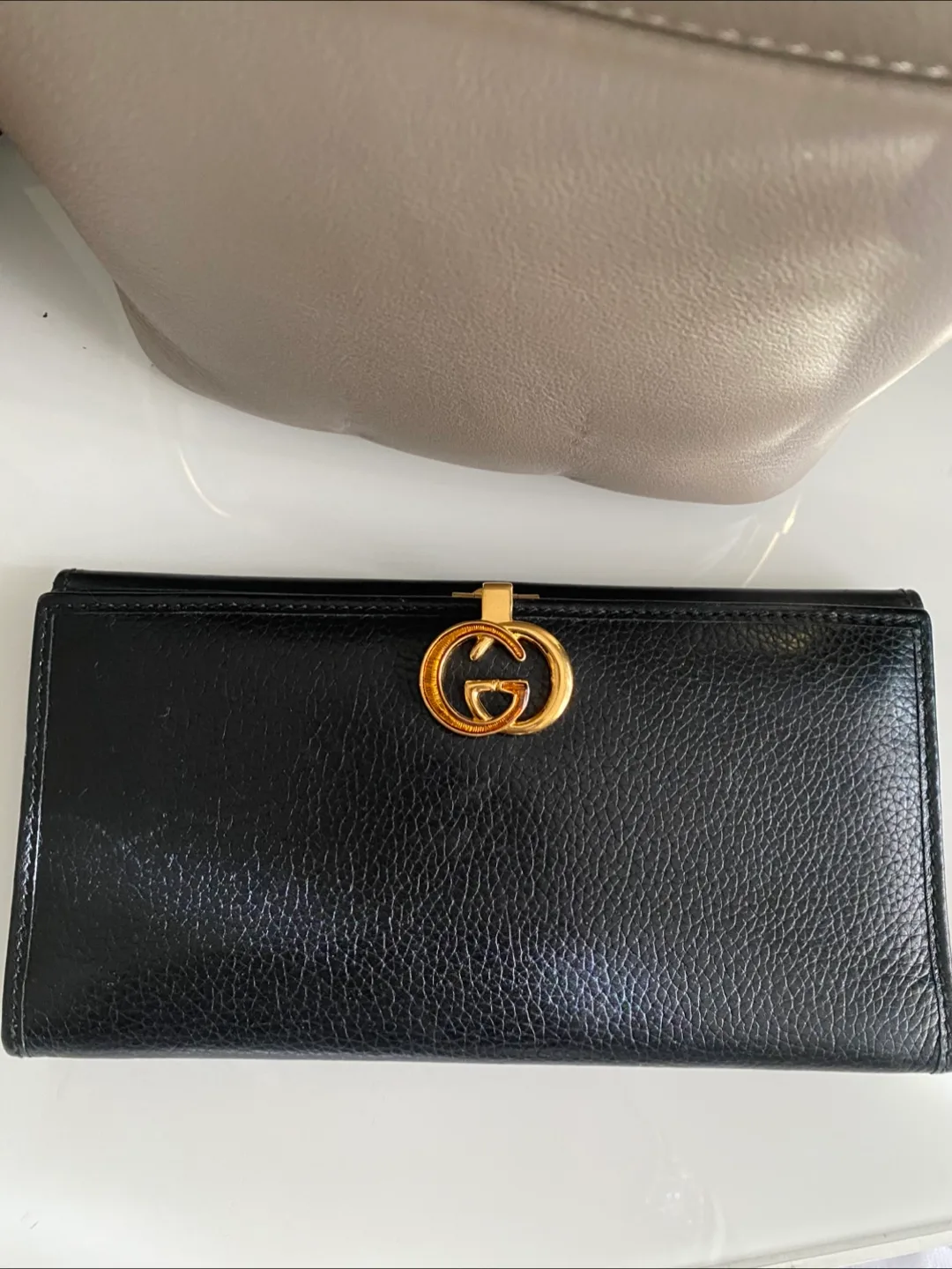 Excellent condition Gucci Vintage wallet thumbnail