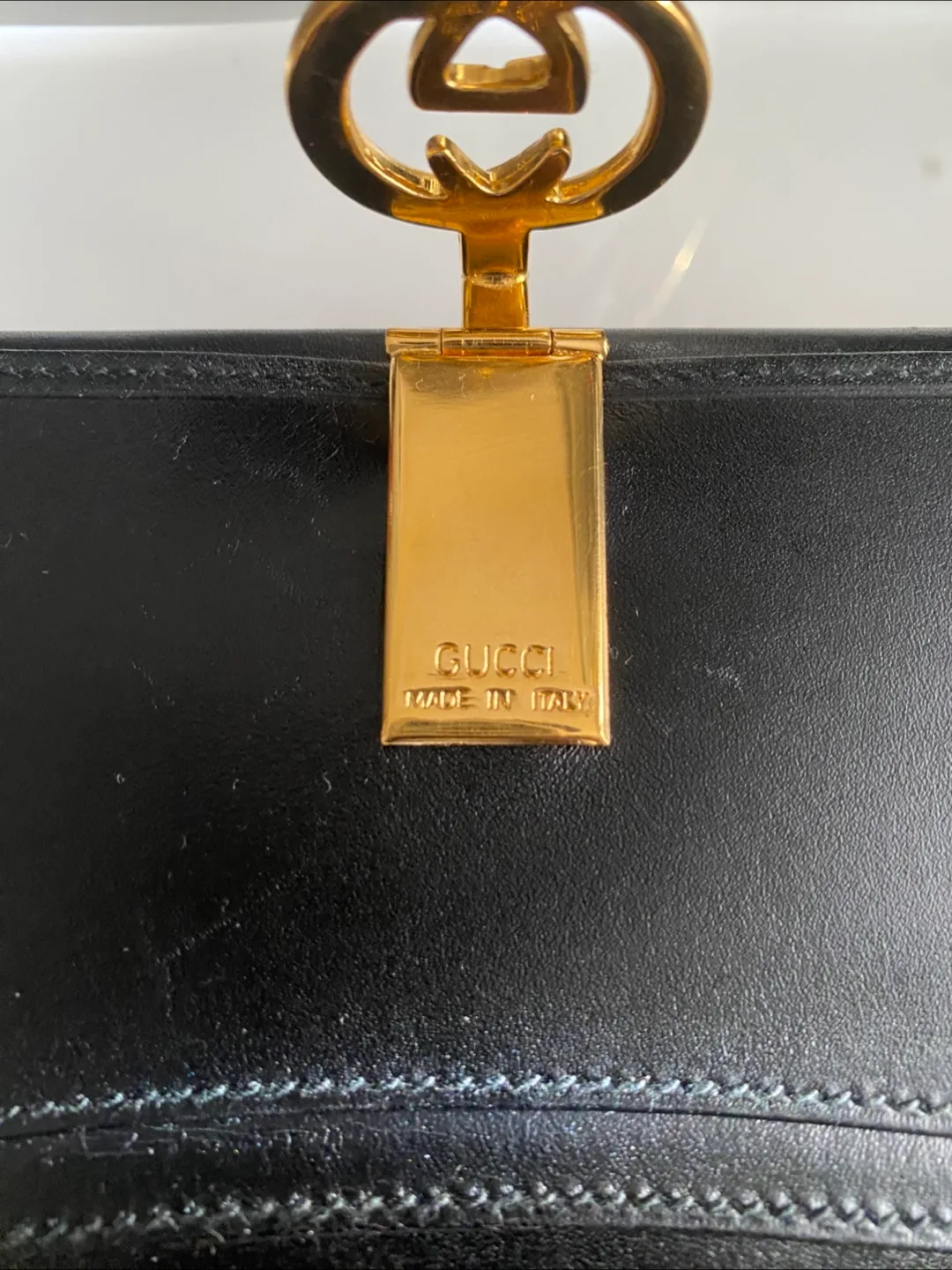 Excellent condition Gucci Vintage wallet image indicator(7)