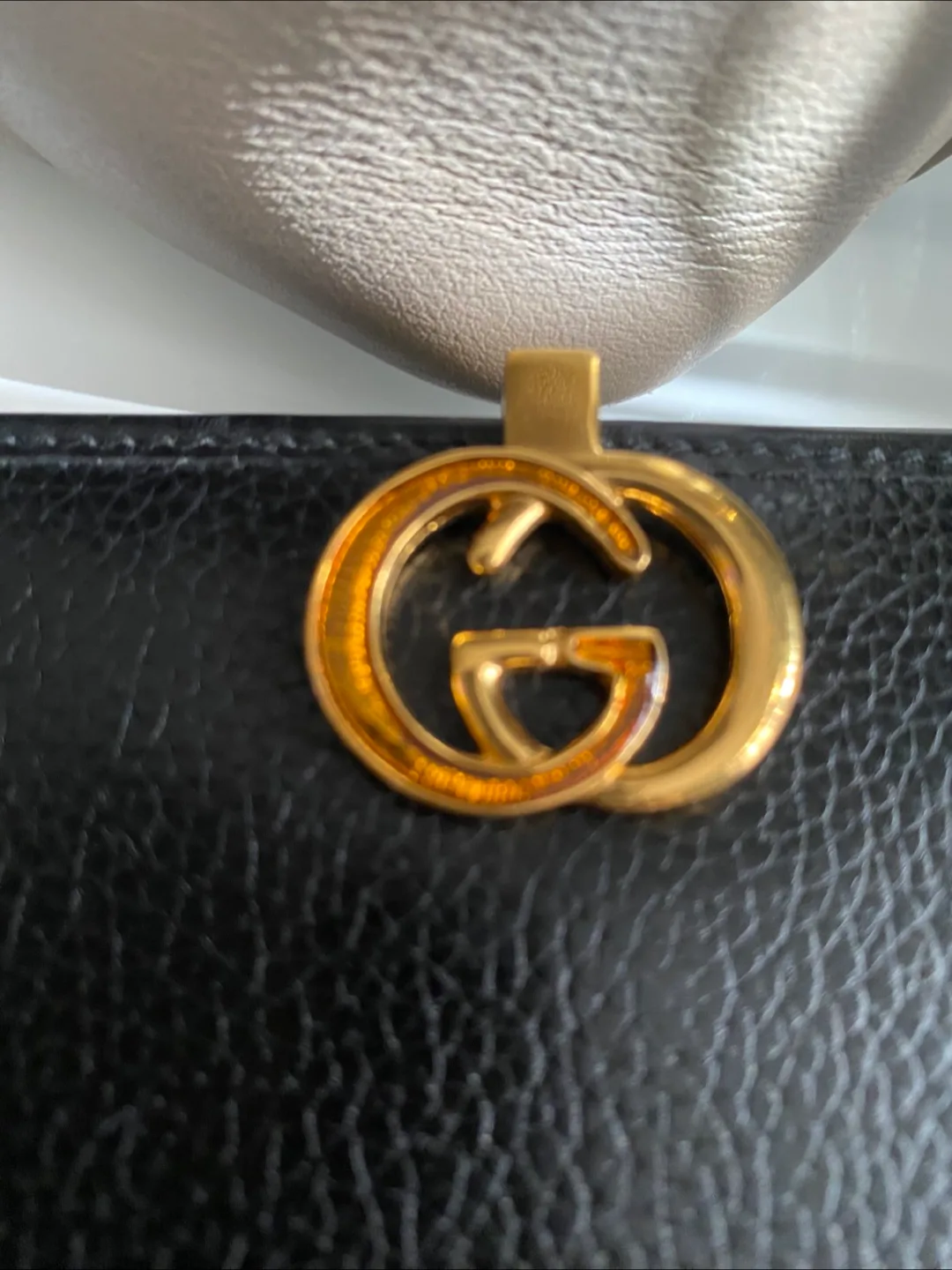 Excellent condition Gucci Vintage wallet image indicator(8)