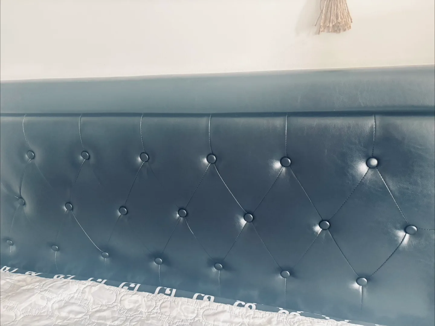 Full double size black faux leather Frame image indicator(4)