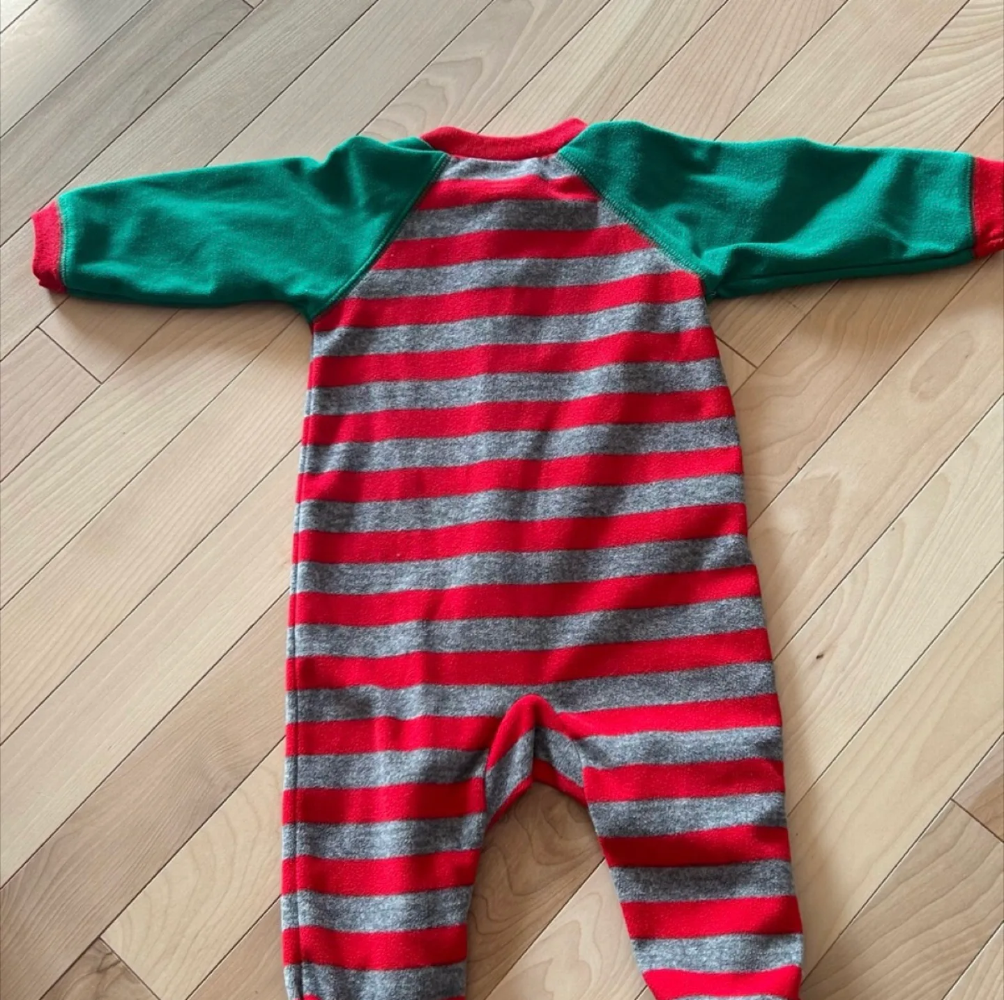 🏒 Carter's Child of Mine Baby Santa Sleeper 3-6 Months image indicator(2)