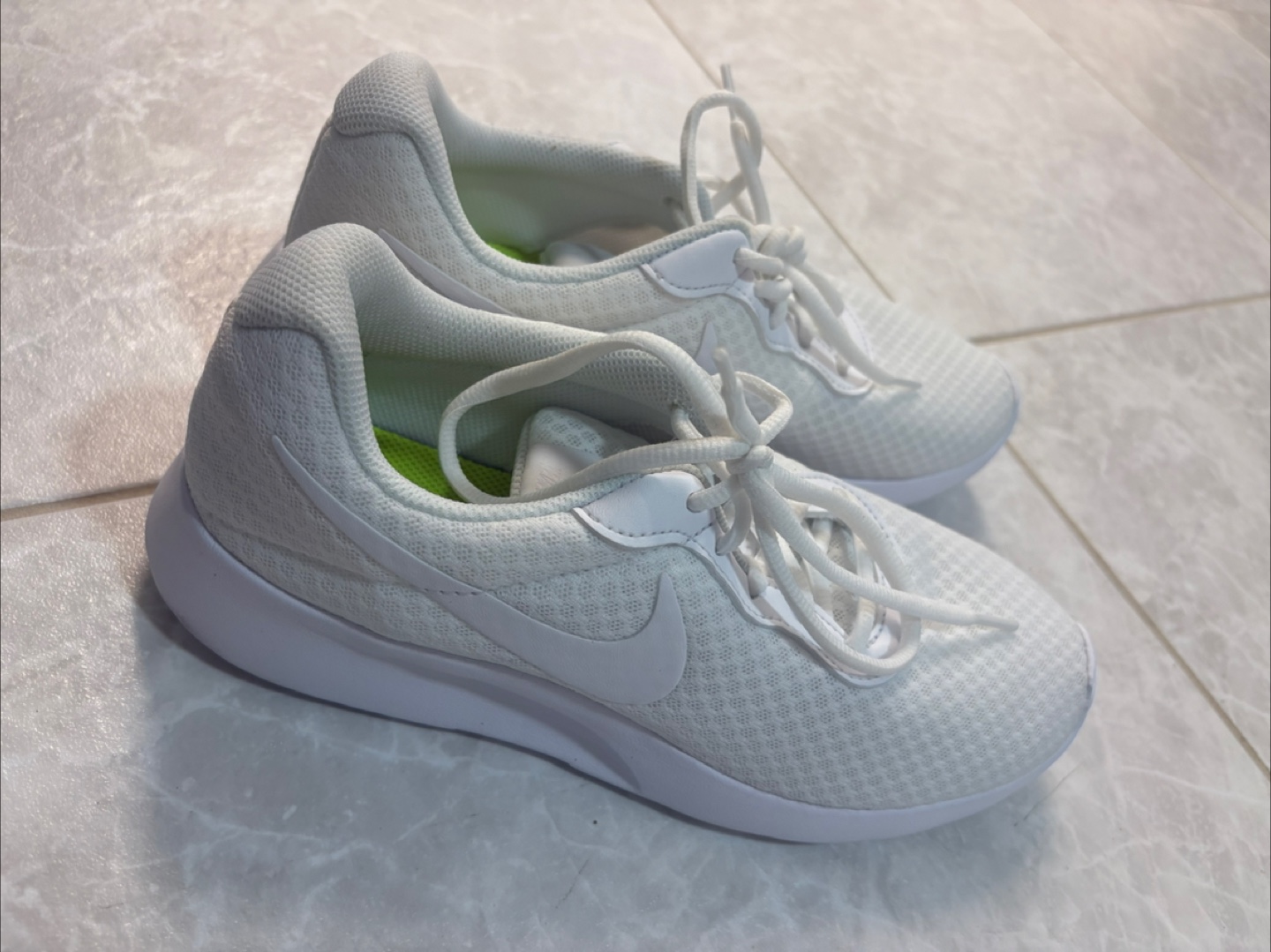 Nike Tanjun White Running Shoes - Women's Size 7