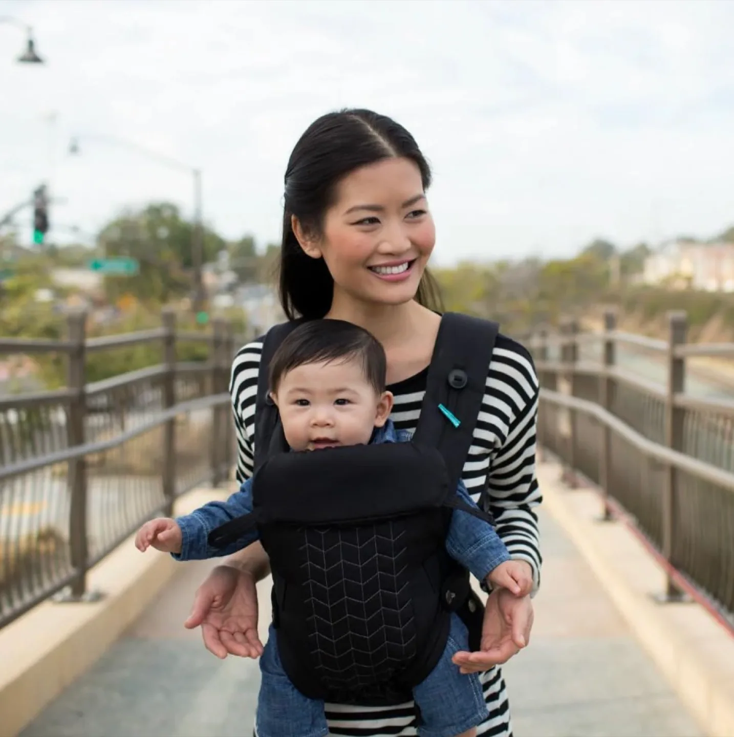 ✨Great Condition✨Infantino Baby Carrier image indicator(6)