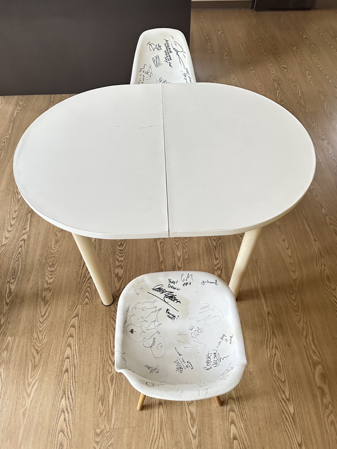 White Table Set with Artsy Chairs (CAN DELIVER)