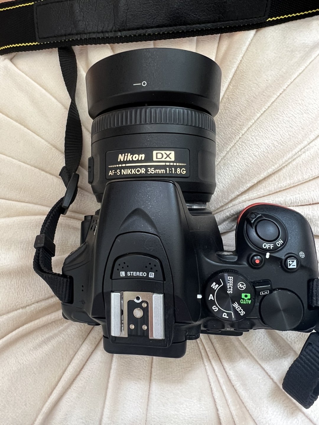 Nikon D5600 DSLR Camera with 3 Lenses - photo 3