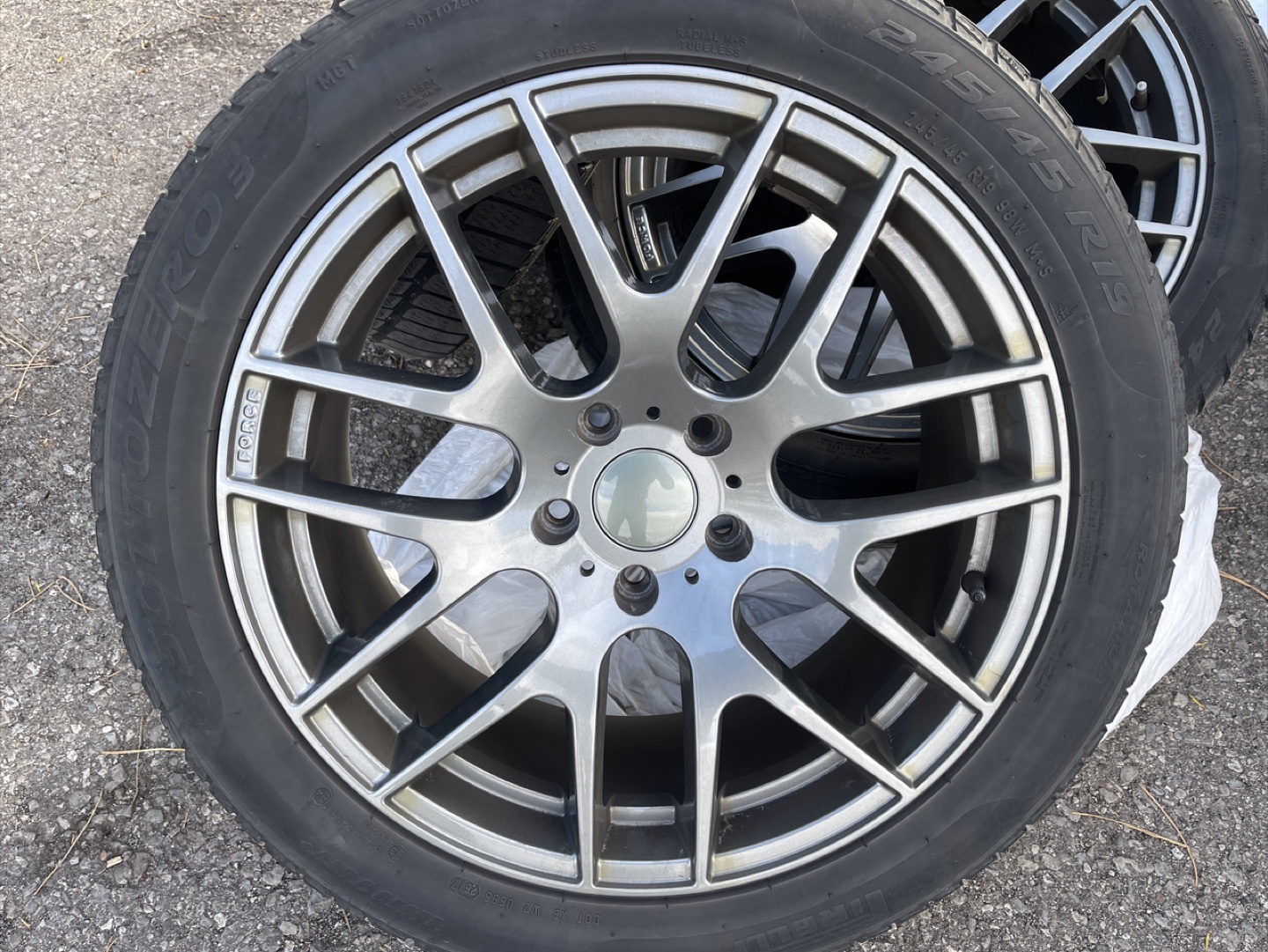 BMW 245/45R19 Winter Tire & Alloy Rim Set - photo 3