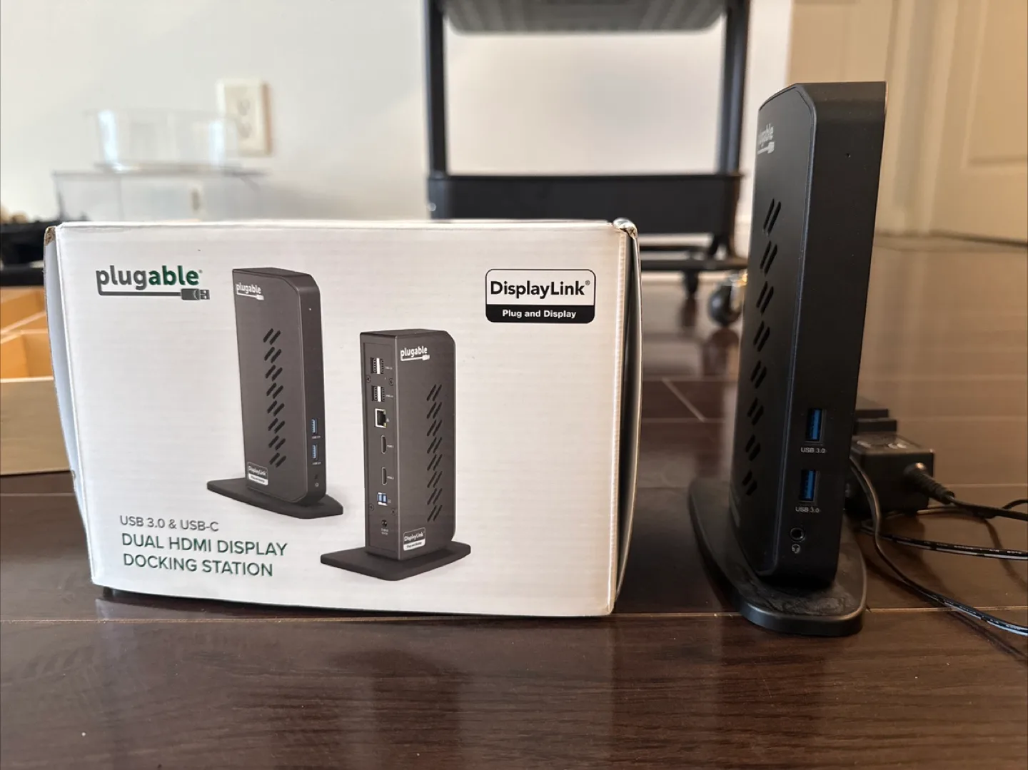 Plugable USB 3.0 & USB-C Dual HDMI Display Docking Station thumbnail