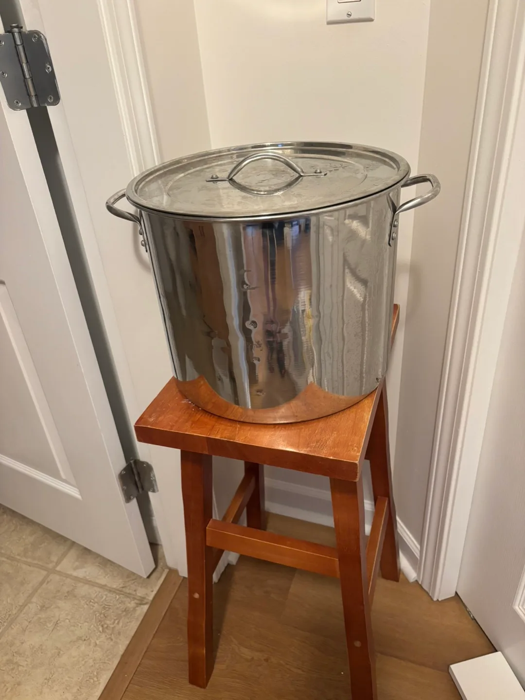 Large Stainless Steel Stock Pot with Lid thumbnail