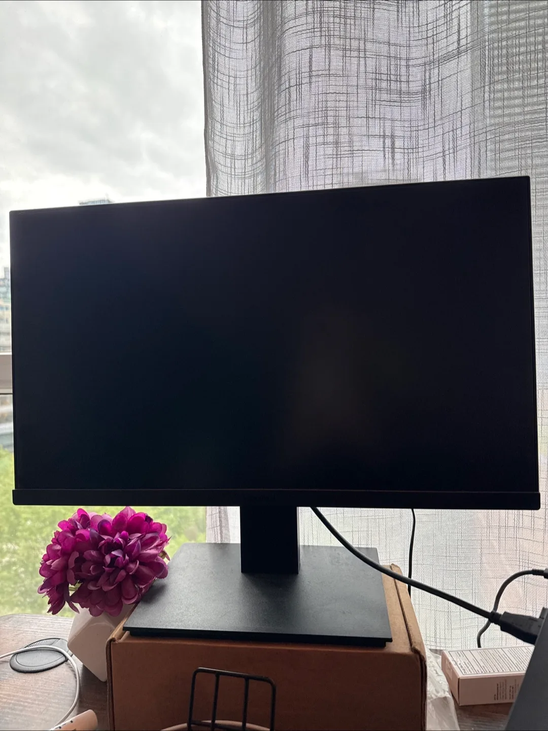 22-inch Monitor thumbnail