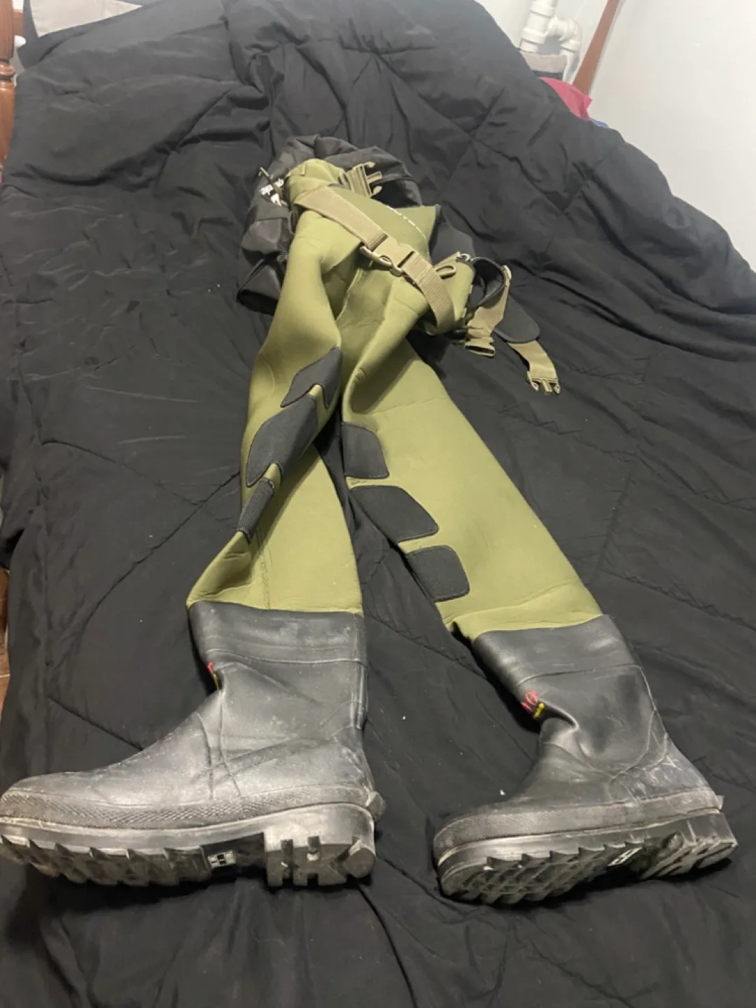 OUTBOUND Neoprene Chest Waders with Kylebooker Bag image indicator(4)