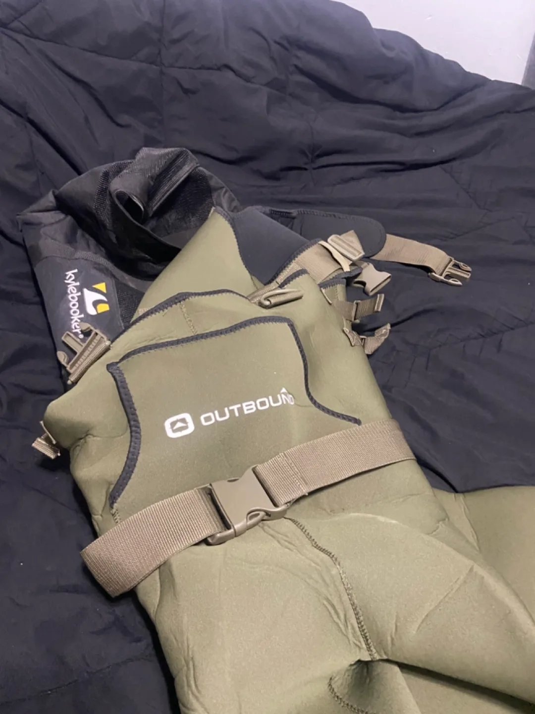 OUTBOUND Neoprene Chest Waders with Kylebooker Bag image indicator(3)